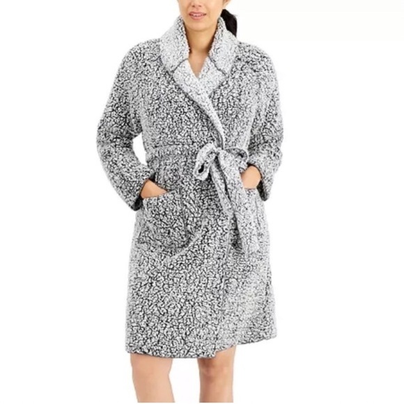 Charter Club Other - NWOT Charter Club Grey Shaggy Teddy Fleece Robe Tie Sweater Sleepwear Size M/L